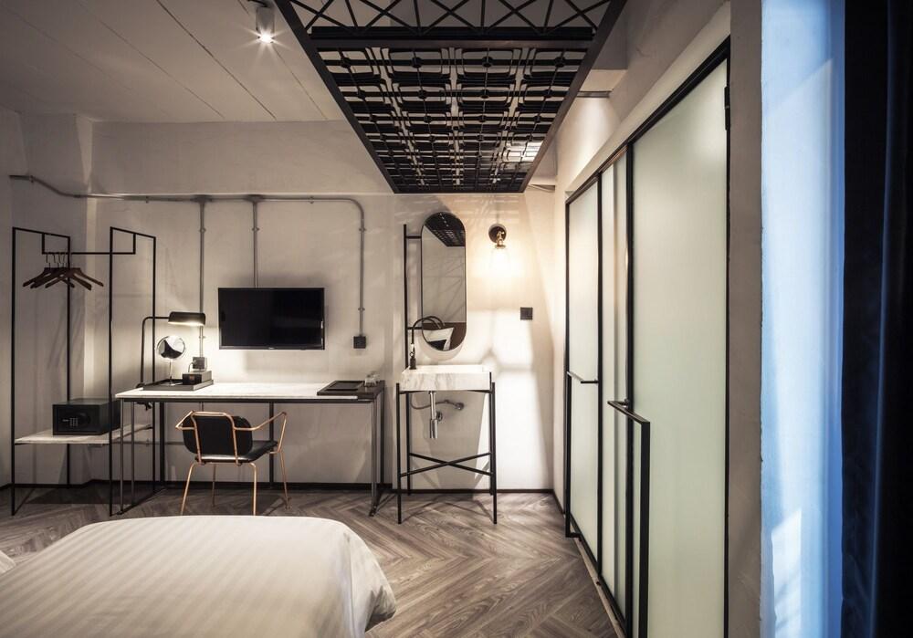 Ir-On Hotel Бангкок Экстерьер фото